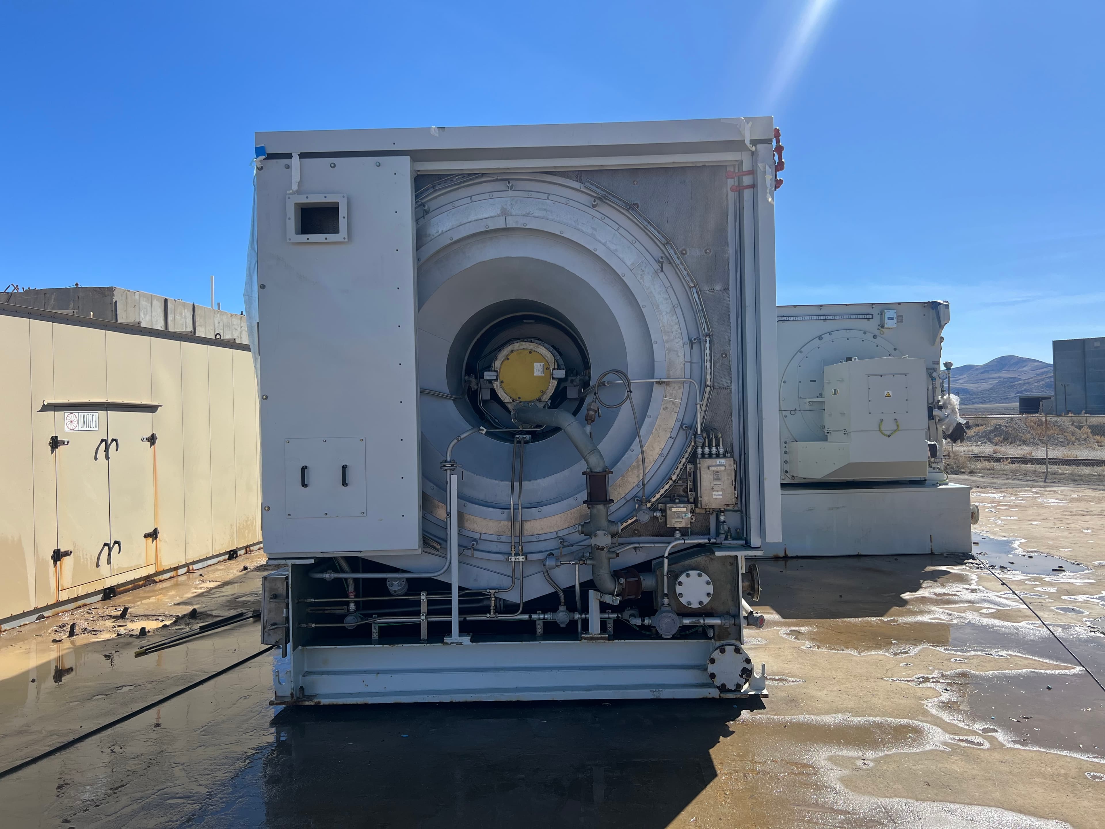 Auxiliary skid and piping detail