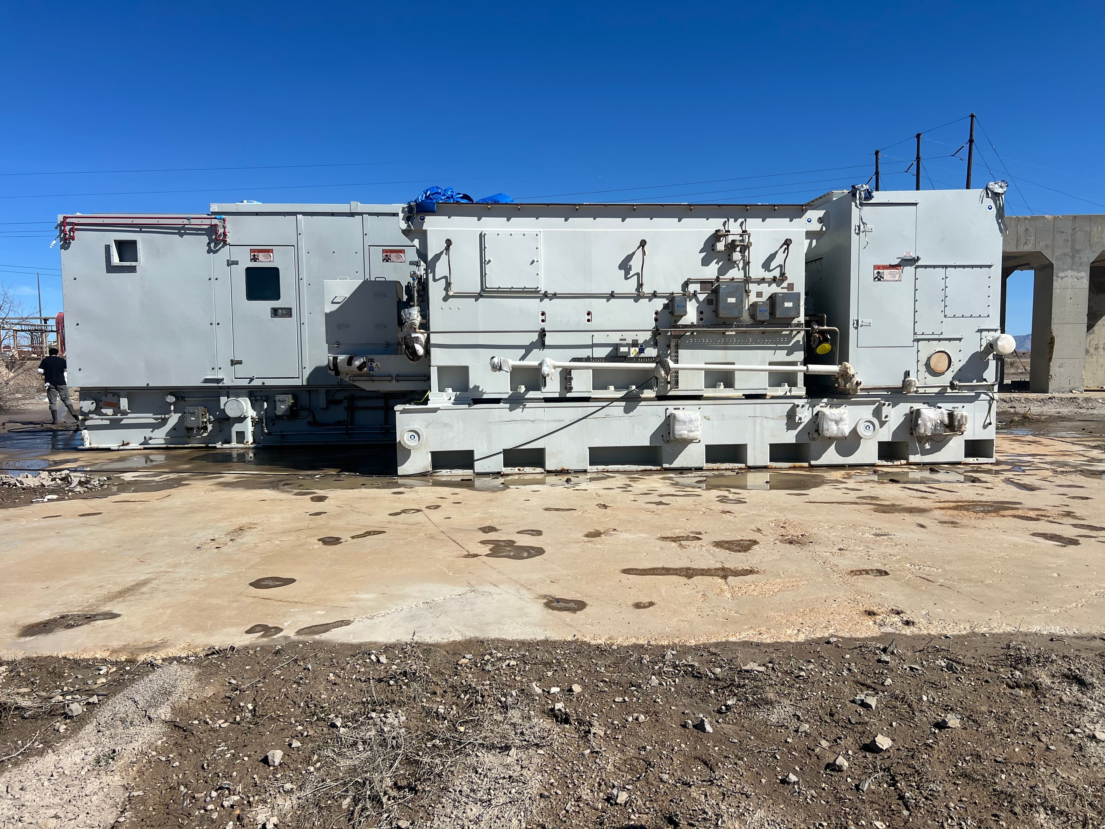 Side elevation of the unit on its skid